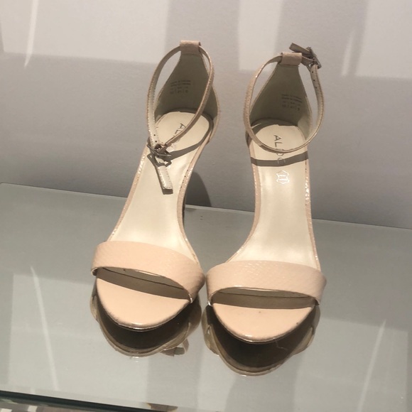 Also open toe heels - Picture 4 of 5